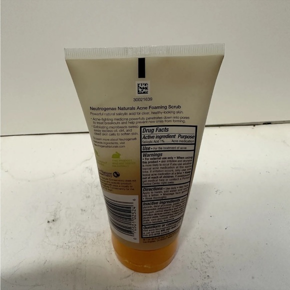 Neutrogena Naturals Acne Foaming Scrub 4.2 OZ EXPIRED HTF - Picture 2 of 3
